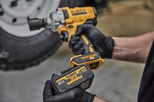 Dewalt DEWALT KLUCZ UDAROWY 1/2" 18V 812Nm 2x5,0Ah 4-BIEGI PIERŚCIEŃ ZABEZPIECZAJĄCY DCF891P2G 10