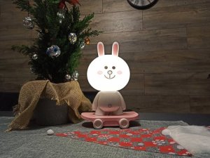 Cogio Kids Italy LAMPKA BIAŁY KRÓLICZEK NA DESKOROLCE LED 5