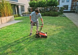 Skil CORDLES LAWNMOWER BRUSHL 34CM GM1E0130BA 11