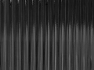 Beliani Szafka trzydrzwiowa metalowa ze szklaną gablotą czarna DEVON 8