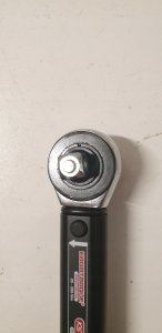 Sourcing 11-piece torque wrench and socket set KS TOOLS 20-200Nm 1/2" 4