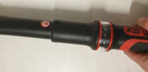 Sourcing 11-piece torque wrench and socket set KS TOOLS 20-200Nm 1/2" 6