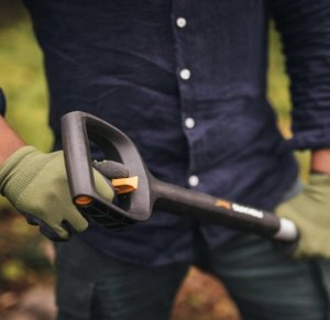 Fiskars FISKARS ŁOPATA TELESKOPOWA XACT 8