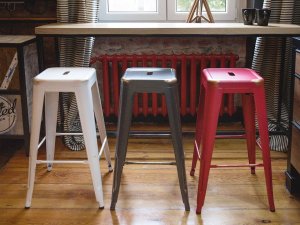 Beliani Zestaw 2 stołków barowych metalowych 76 cm czarno-złoty CABRILLO 3