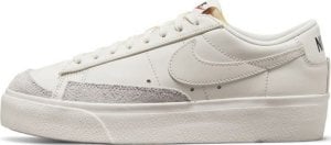 Nike Buty Nike Blazer Low Platform DJ0292 105 1