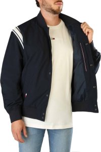 Kurtka męska Tommy Hilfiger Markowa kurtka Tommy Hilfiger model MW0MW26103 kolor Niebieski. Odzież męska. Sezon: Jesień/Zima L 4