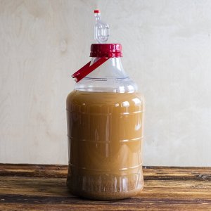 Sourcing UNBREAKABLE DEMIJOHN 20L HANDLE/AIRLOKS 6