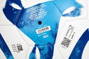 Adidas Piłka nożna Tiro League Thermally Bonded biało-niebieska HT2429 r. 5 2