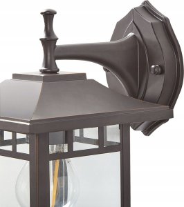 Kinkiet Beliani Lampa ścienna zewnętrzna czarna HERIOT 4
