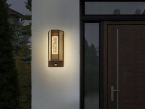 Kinkiet Beliani Lampa ścienna zewnętrzna LED z czujnikiem ruchu brązowa FRUID 7