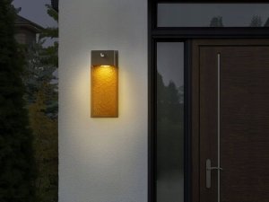 Kinkiet Beliani Lampa ścienna zewnętrzna LED z czujnikiem ruchu szara CARRON 8