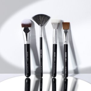 Eigshow Beauty Master Series PRO wie 26 sztuk pędzli Bright Silver 8