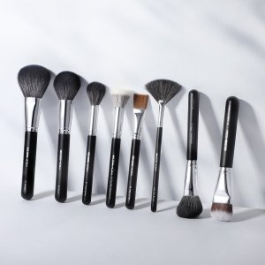 Eigshow Beauty Master Series PRO wie 26 sztuk pędzli Bright Silver 9