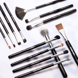 Eigshow Beauty Master Series PRO wie 26 sztuk pędzli Bright Silver 10