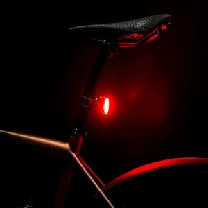 Lezyne Lampka tylna Lezyne ZECTO DRIVE MAX+ 400 Lumenów, USB-C 1