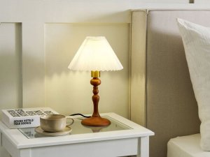 Lampa stołowa Beliani Lampka nocna drewniana ciemna COOKS 6