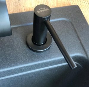 Dozownik do mydła Invena ISSA czarny 4