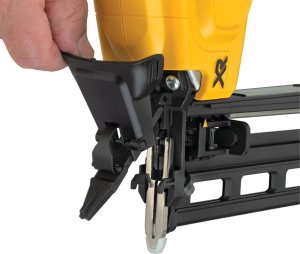 Dewalt DEWALT. NAILER 18V   DCN662D2 16Ga 32-64mm 2x2.0Ah BL CASE 5