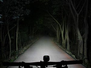 Ravemen Lampka przednia Ravemen PR1000 grafitowa, 1000 lm, pilot, power-bank 3