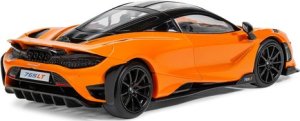 Airfix Samochód McLaren 765LT zestaw z farbami 2