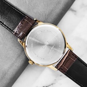 Zegarek Casio Zegarek marki Casio model MTP-V002G kolor Brązowy. Akcesoria męski. Sezon: Cały rok NoSize 3