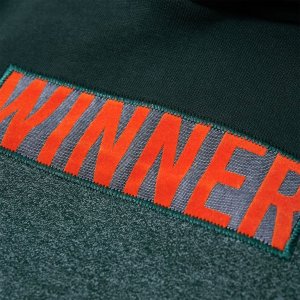 vidaXL Bluza dziecięca z kapturem i napisem WINNER, ciemnozielona, 104 4