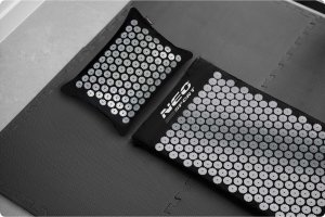 Neo-Sport NeoSport Mata do akupresury z kolcami NS-903 czarno-srebrna 2