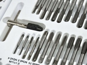 KELTIN Zestaw gwintowników i narzynek 110el. (3) 7