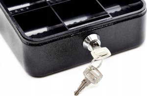 Geko Kasetka na pieniądze 150x120x80mm na kluczyk (20) 3