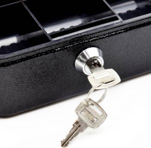 Geko Kasetka na pieniądze 150x120x80mm na kluczyk (20) 7