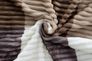 LOZKOHOLICY.PL Sp.z o.o. Sp. K. Koc 160 x 200 Mikrofibra Tłoczona Ivana Pasy 01 6