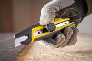 Stanley Nożyk 18mm z systemem odłamywania ostrza STHT10500-0 6