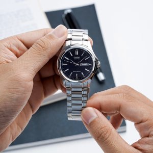 Zegarek Casio Zegarek marki Casio model MTP-1239D kolor Szary. Akcesoria męski. Sezon: Cały rok NoSize 6