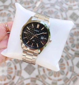 Zegarek Casio Zegarek marki Casio model MTP-VD03D kolor Szary. Akcesoria męski. Sezon: Cały rok NoSize 3