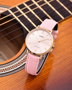 Zegarek Casio Zegarek marki Casio model LTP-VT01 kolor Różowy. Akcesoria damski. Sezon: Cały rok NoSize 5