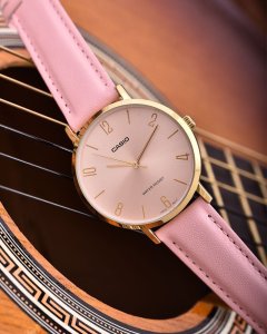 Zegarek Casio Zegarek marki Casio model LTP-VT01 kolor Różowy. Akcesoria damski. Sezon: Cały rok NoSize 6