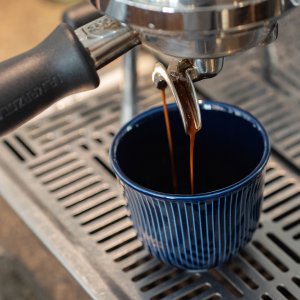 LOVERAMICS Loveramics Brewers - Kubek 80ml - Embossed Tasting Cup - Cobalt 2