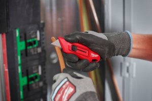 Milwaukee MILWAUKEE COMPACT EXTENDABLE KNIFE 10