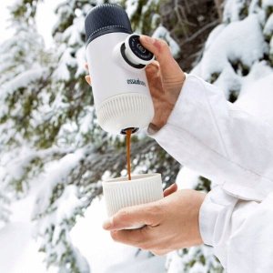 Kawiarka Wacaco Manual ground coffee machine with case WACACO NANOPRESSO CHILL WHITE 3