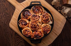 Patelnia Ooni Żeliwna 42cm 5