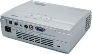 Projektor LG DX325 2