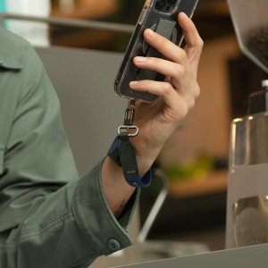 Uniq UNIQ Vista uniwersalna smycz do telefonu 2w1 biały/peral white 3