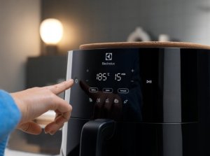 Frytkownica beztłuszczowa Electrolux EAF7B 4