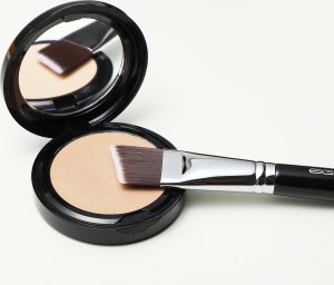 Eigshow Beauty Eigshow Beauty E870 Kątowy pędzel do podkładu 4