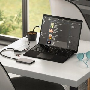 HUB USB Satechi Adapter Satechi USB-C Multiport 8K USB-C / USB-C, HDMI, 3xUSB-A 3.2 Gen 2 10Gbps, USB-A 3.2 Gen 1 5Gbps, SD/TF silver 7