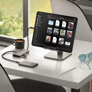 HUB USB Satechi Adapter Satechi USB-C Multiport 8K USB-C / USB-C, HDMI, 3xUSB-A 3.2 Gen 2 10Gbps, USB-A 3.2 Gen 1 5Gbps, SD/TF space gray 7