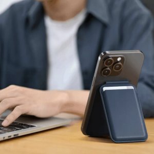 Satechi Portfel z funkcją podstawki Leather Wallet Stand MagSafe do iPhone'a (blue) 2