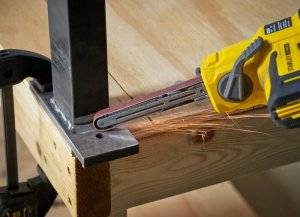 Szlifierka Stanley Pilnik taśmowy V20 2x2.0Ah 13mm SFMCE210D2K 5