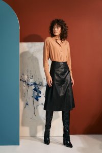 Nife Czarna trapezowa spódnica z ecoskóry - SP73 (kolor czarny, rozmiar 38) 1