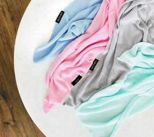 LullaLove Lekki dzianinowy kocyk 90x90cm mgiełka kokos Lullalove 6